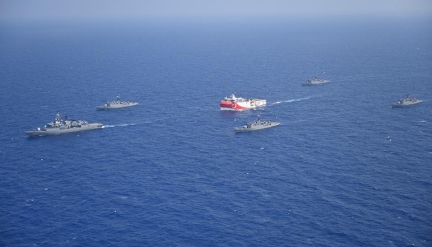 Туреччина вивела в Середземне море військові кораблі для захисту дослідницького судна