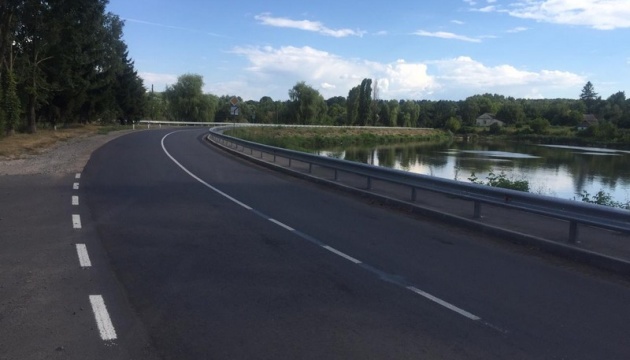 На Вінниччині ремонтують місцеву дорогу Шпиків-Тульчин