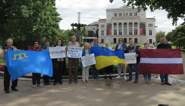 В'язень Кремля Аметов подякував українським активістам у Латвії за підтримку