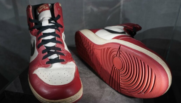 Ще одну пару кросівок Майкла Джордана пустили з молотка за рекордну суму