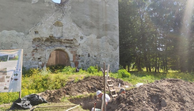 На Тернопільщині археологи знайшли три скелети XVII-XIX століть