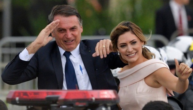 Дружина президента Бразилії вилікувалася від COVID-19