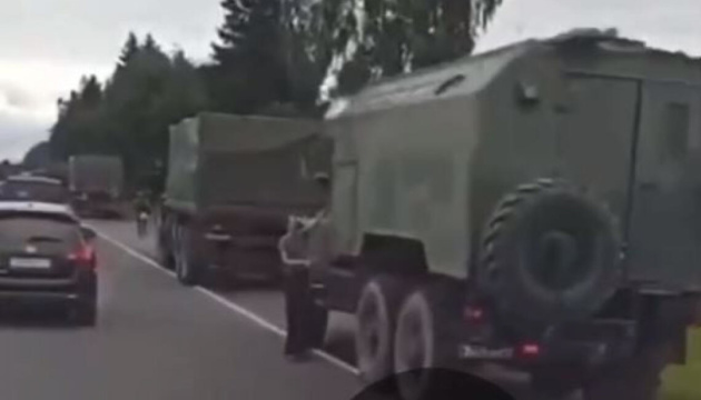 З боку російського кордону до Мінська рухається колона військової техніки