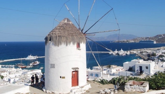 Греція запровадила нові обмеження у популярних курортних регіонах