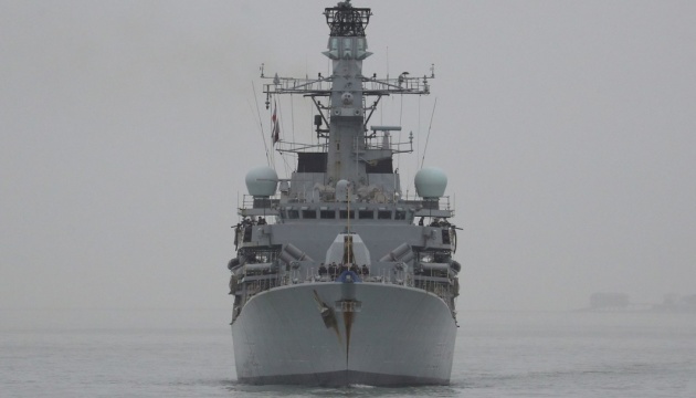 Кораблі Британії й НАТО супроводили дев'ять військових суден РФ