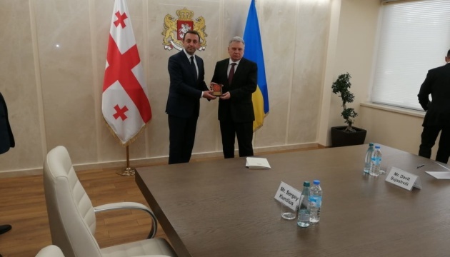 L'Ukraine et la Géorgie ont signé un programme de coopération militaire