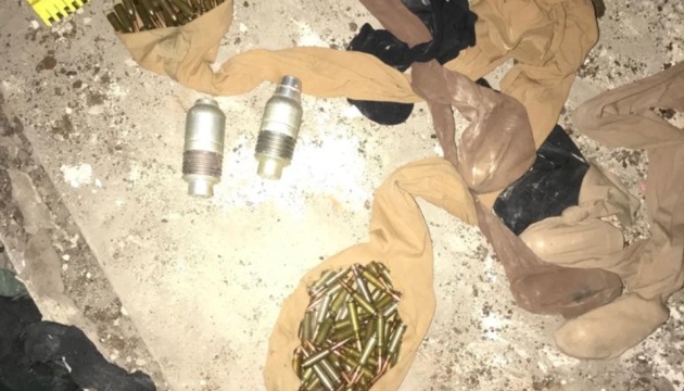 Прикордонники Луганського загону в районі ООС виявили схрон із боєприпасами