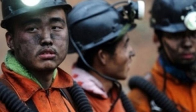 Аварія на шахті у Китаї забрала життя 7 осіб