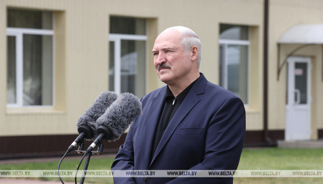 Лукашенко обіцяє вирішити 