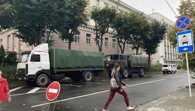 Влада стягнула в центр Мінська водомети й автозаки, на під'їзді до міста - ОМОН