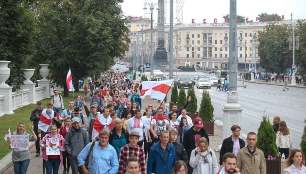 У Білорусі протестувальники збираються на марш у багатьох містах