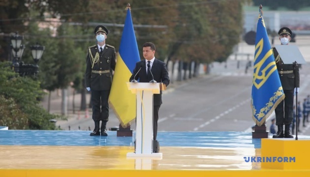 Президент: Парад у Києві обов’язково буде - української перемоги