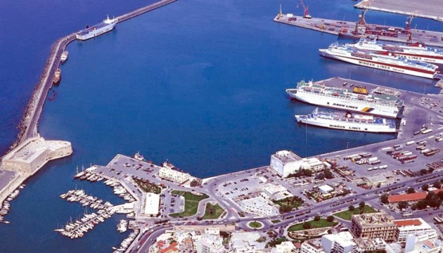 У грецькому порту стався вибух на судні, є поранені