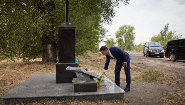 Президент поклав квіти на місці загибелі Кузьми 