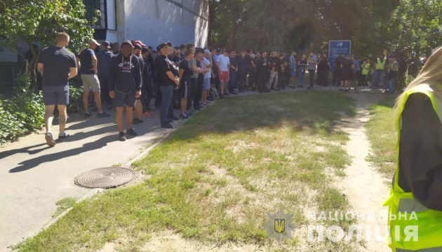 Обстріл автобуса на Харківщині: під судом чергують 250 поліцейських