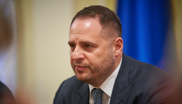 Andriy Yermak : Zelensky  mettra fin à la guerre dans le Donbass d'ici la fin de sa cadence