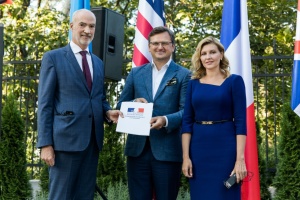 Ucrania se convierte en miembro de pleno derecho de la Asociación Biarritz