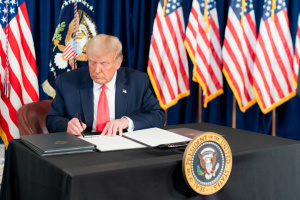 Вакцина до выборов: реален ли план Дональда Трампа? (укр.)