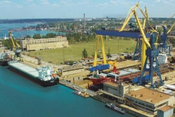 Главнокомандующий ВМС : у завода
