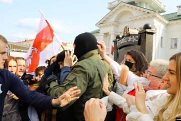 Тихановська закликає силовиків припинити насильство