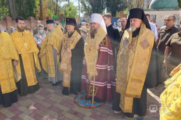 Епіфаній провів службу у маріупольській церкві, повністю розписаній