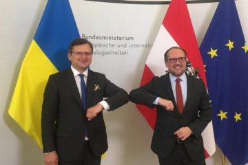 Kuleba y Schallenberg discuten proyectos empresariales entre Ucrania y Austria en los sectores de infraestructura y energía