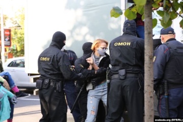 У Мінську розігнали жіночий марш: ОМОН застосував силу, деяких тягнули по асфальту