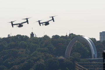 Convertiplanos de la Fuerza Aérea de EE. UU. vuelan sobre Kyiv