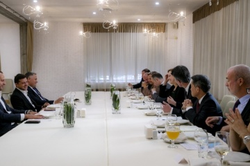 ゼレンシキー大統領、ミコライウ市でG7大使と会談 国内改革を協議