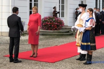 Zelensky a rencontré la présidente de la Slovaquie à Bratislava