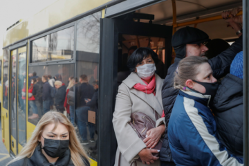Уряд обмежив роботу транспорту в «червоній» зоні