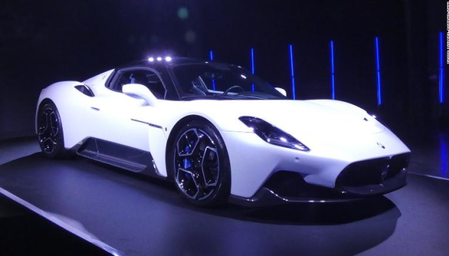 Maserati представила новий потужний суперкар Maserati представила новий потужний суперкар