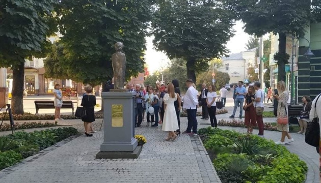 У Луцьку в День міста відкрили пам’ятник Анні Київській