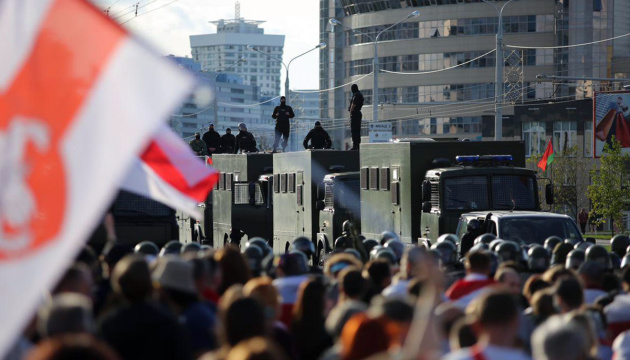 Біля стели «Мінськ - місто-герой» зібралися 15 тисяч учасників акції протесту