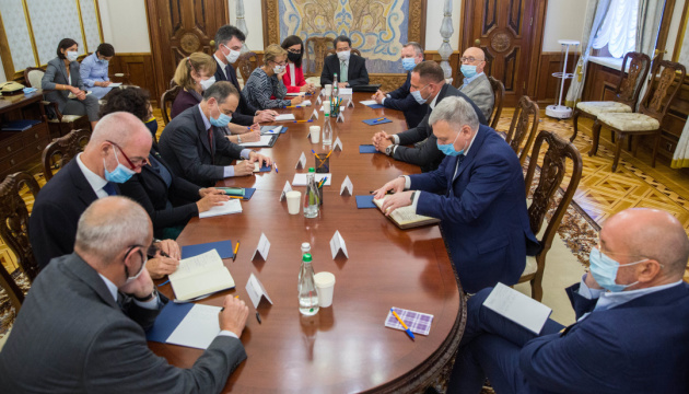 Yermak habla con los embajadores del G7 sobre los resultados de las conversaciones en el formato Normandía