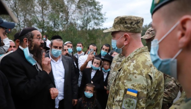 Сотні хасидів намагаються потрапити в Україну з Білорусі — на кордон приїхав голова ДПСУ