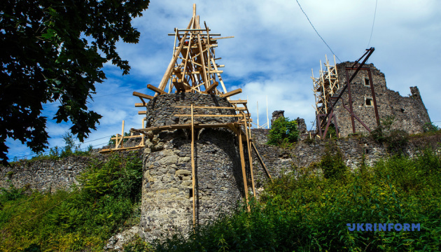 Реставрацію Невицького замку планують завершити до грудня