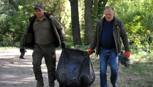 Se realizan campañas en Ucrania por el Día Mundial de la Limpieza 