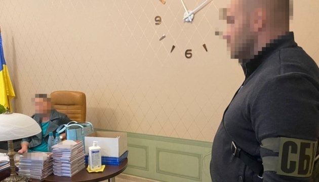 Charkiw: SBU nimmt Vorsitzende von Bezirksverwaltungsgericht wegen Bestechlichkeit fest 