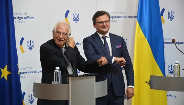 Borrell: No hay amenaza de suspensión de la exención de visados con Ucrania