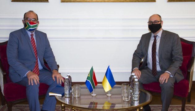 Ucrania y Sudáfrica acuerdan crear un Consejo Empresarial 
