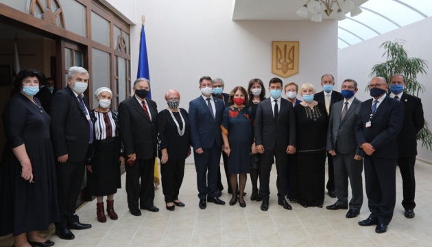 Zelensky presents state awards to representatives of Ukrainian community in Slovakia