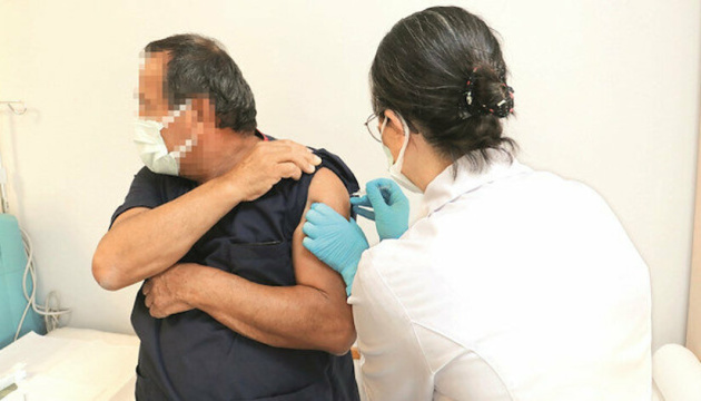 Китайську вакцину випробовують на добровольцях у Туреччині