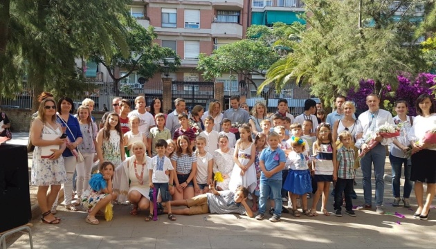 Українська школа в Барселоні запрошує на навчальний рік за новою адресою