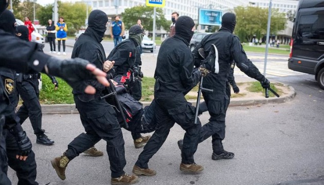 На акціях протесту в Білорусі затримали понад 220 осіб - правозахисники