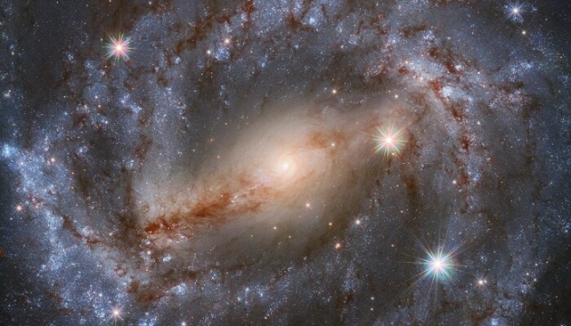 Hubble показав галактику у сузір'ї Вовка, де вибухнула наднова