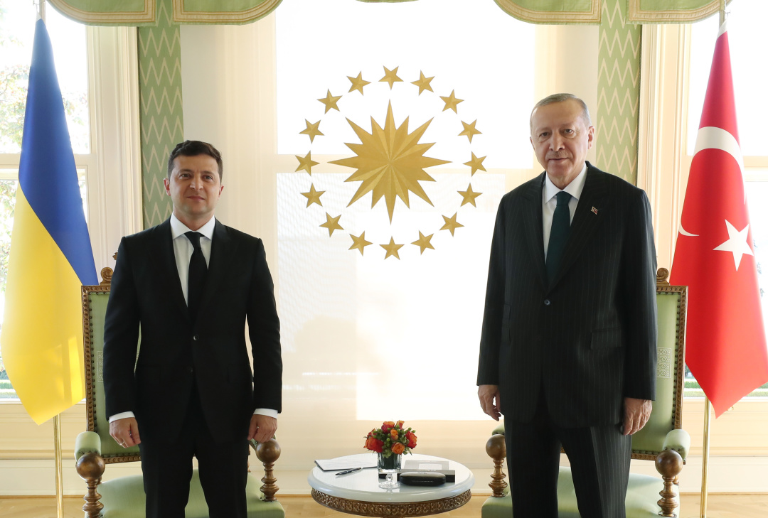 Зеленский и Эрдоган в Стамбуле проводят встречу с глазу на глаз