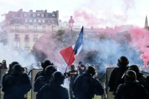 Жителі Франції вийшли на акції проти поліцейського насильства і расизму