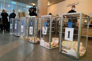 拙速な選挙実施はその合法性に疑問を生じさせる＝ウクライナ与党議員