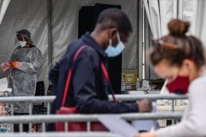 Укротить вторую волну: Франция снова на жестком карантине